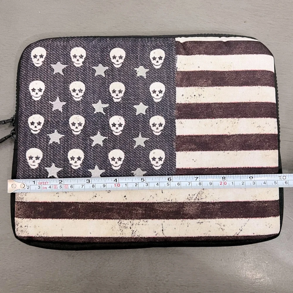Mojo brand skulls and American flag tablet/tech case